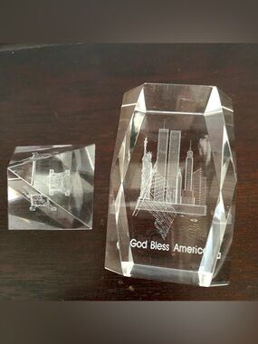 3D Engraved 'God Bless America' World Trade Center Eiffel Tower Paperweight NYC